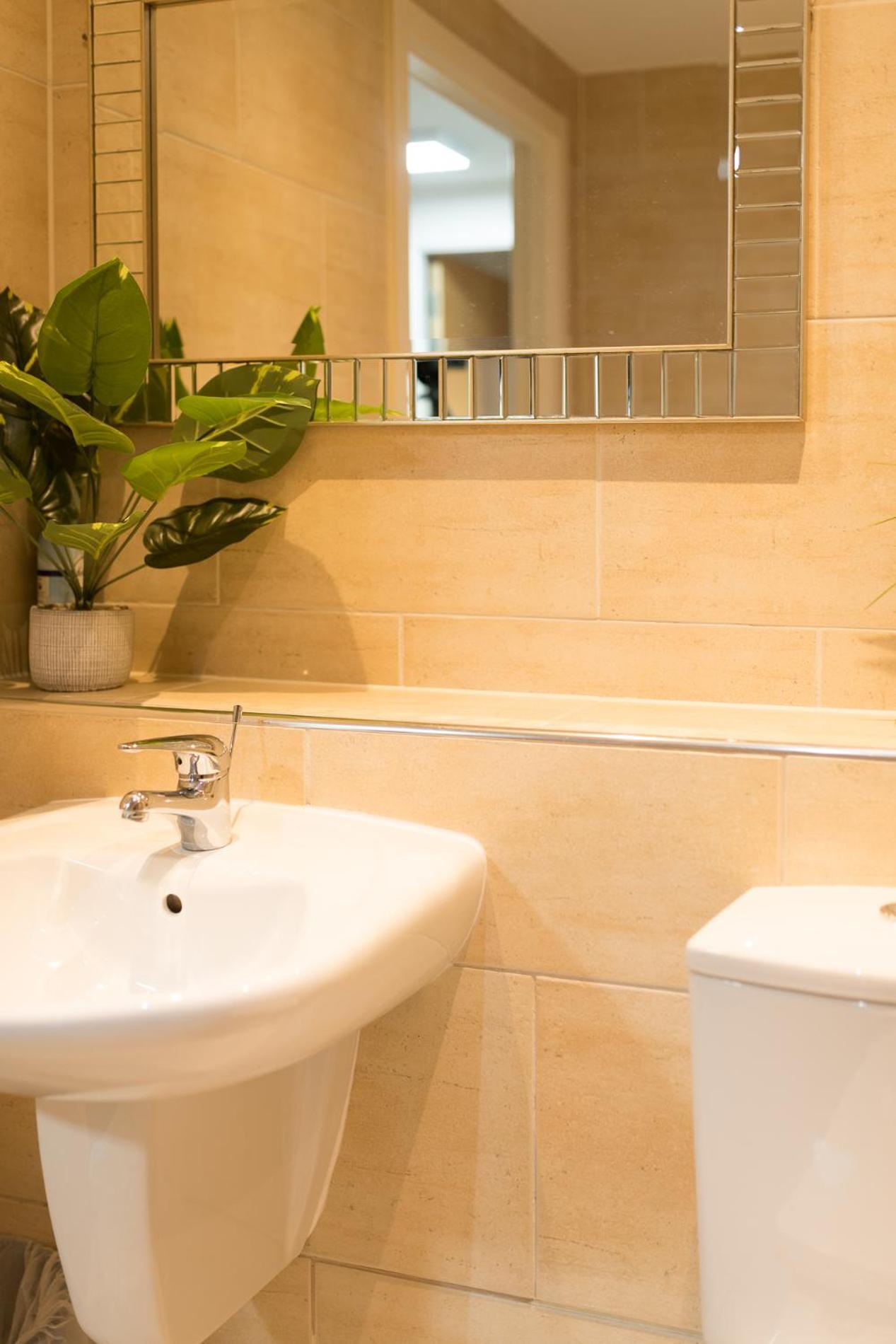 Sidemersey Livings- Convenient And Central 2-Bedroom Haven In L1 Liverpool Eksteriør billede